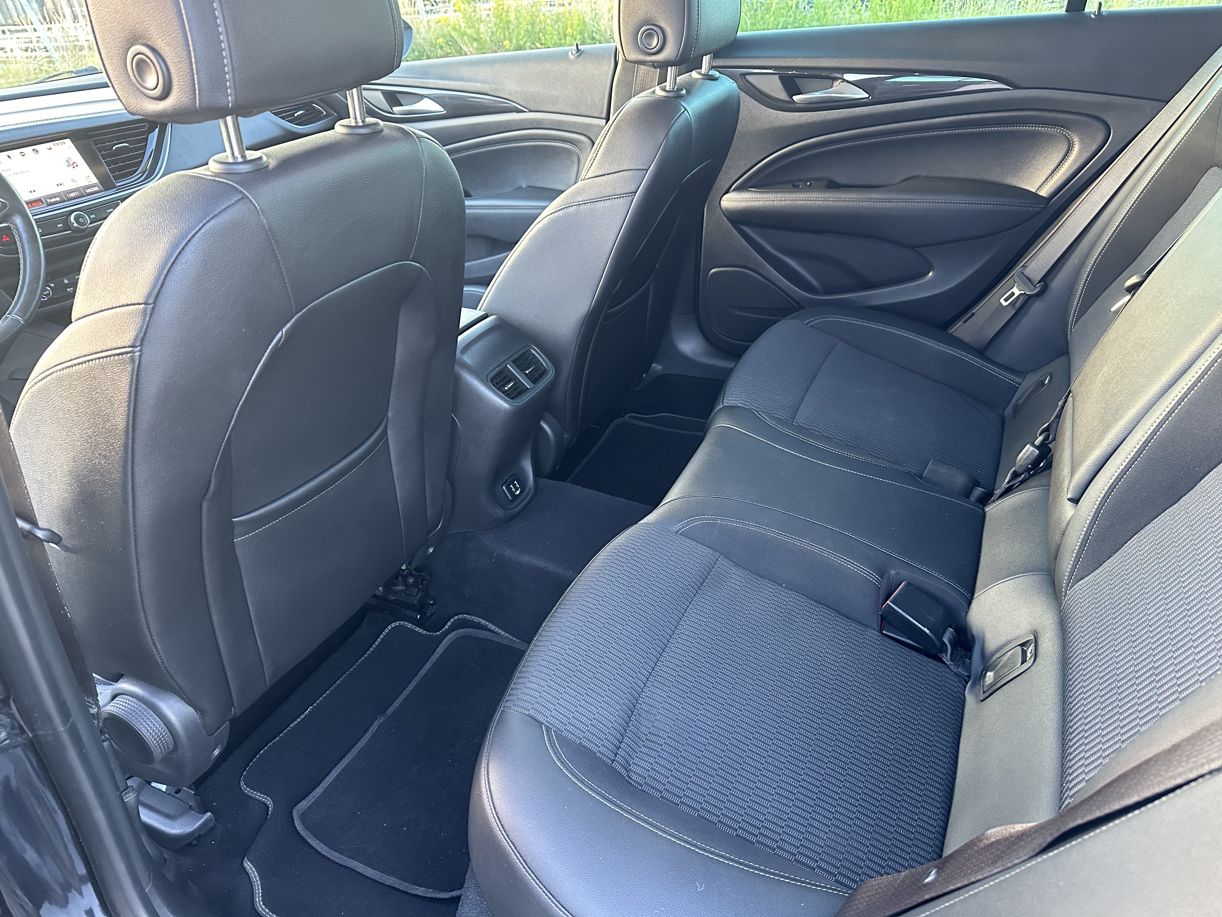 Wnętrze tylne Opel Insignia